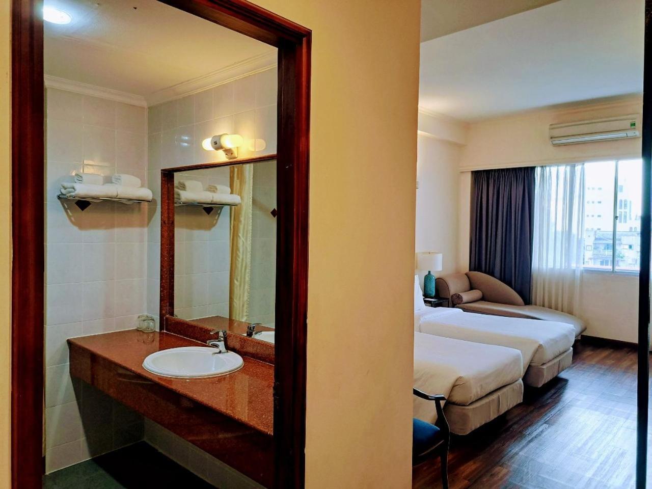 Liberty 2 Hotel Хошимин Екстериор снимка