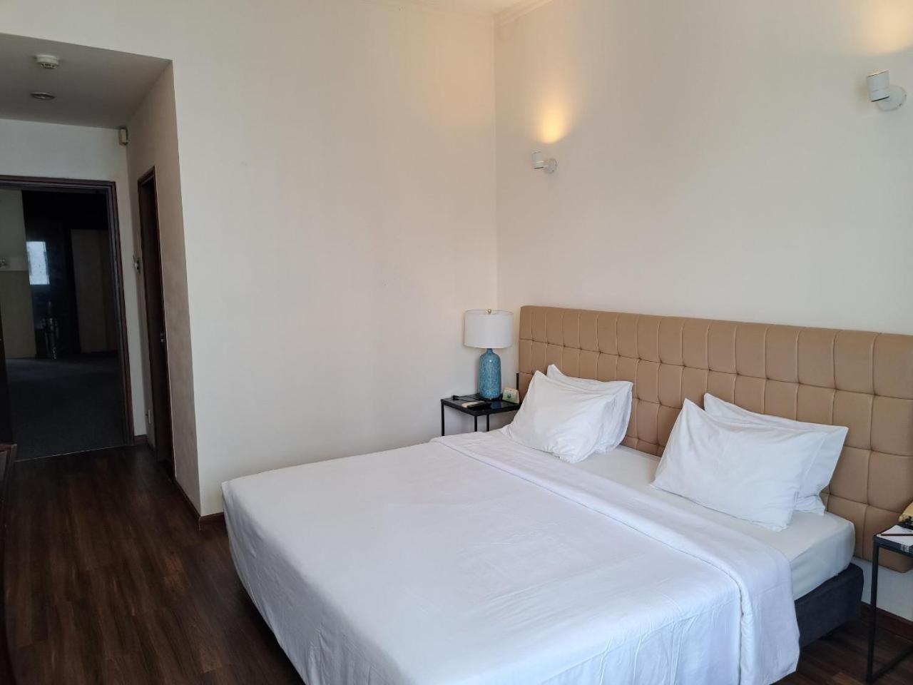 Liberty 2 Hotel Хошимин Екстериор снимка